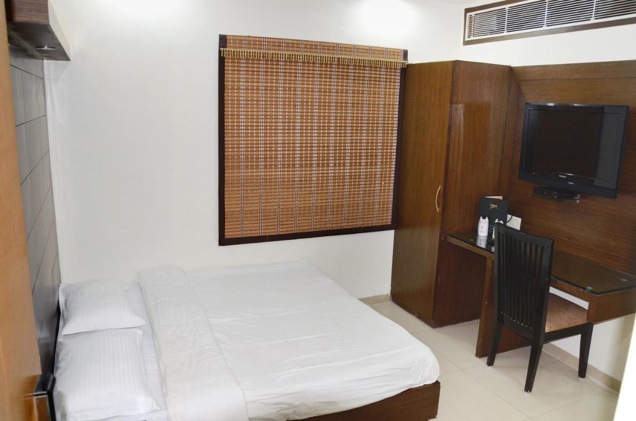 Hotel Mohan International Neu-Delhi Exterior foto