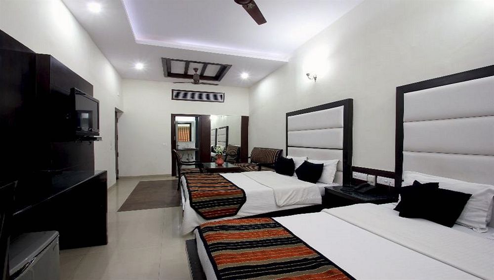 Hotel Mohan International Neu-Delhi Exterior foto