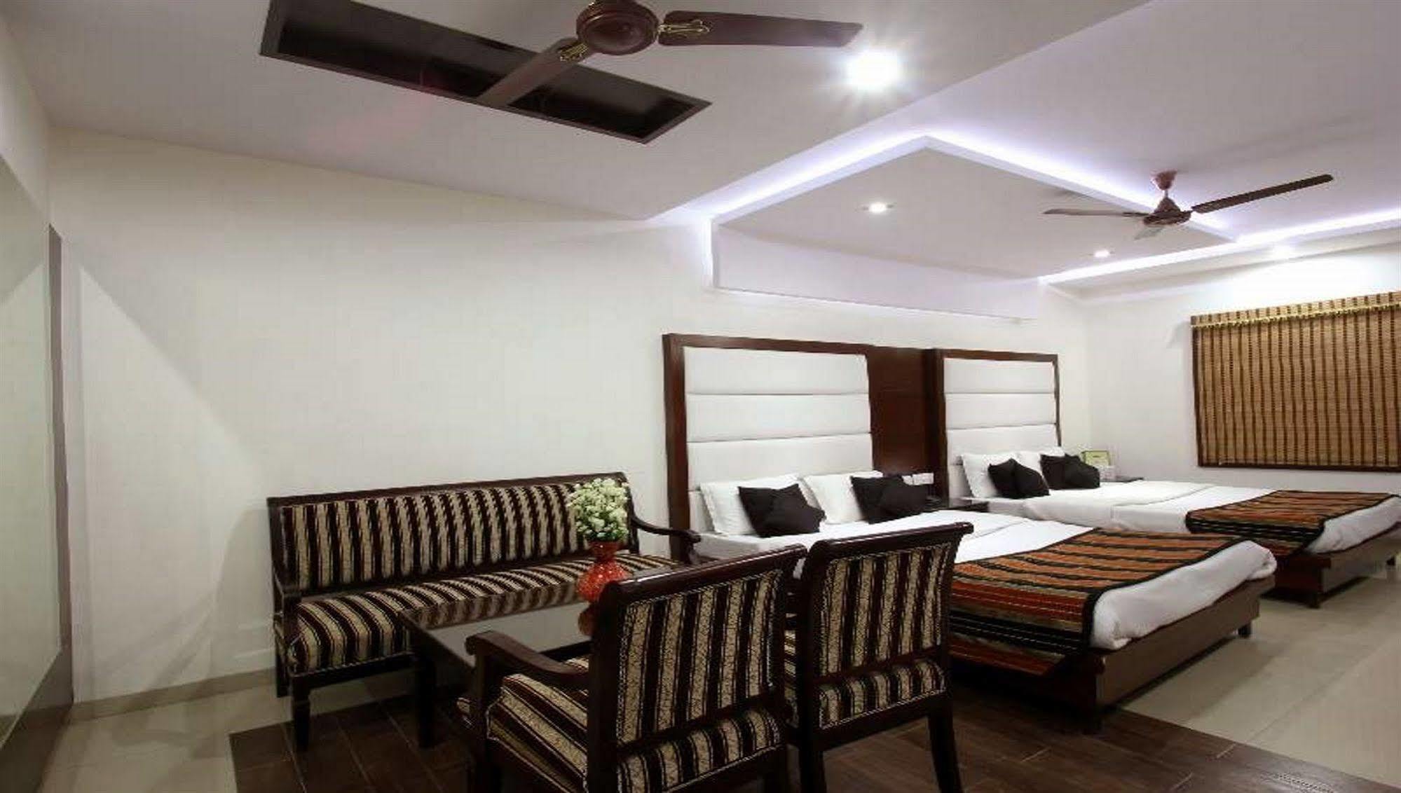 Hotel Mohan International Neu-Delhi Exterior foto