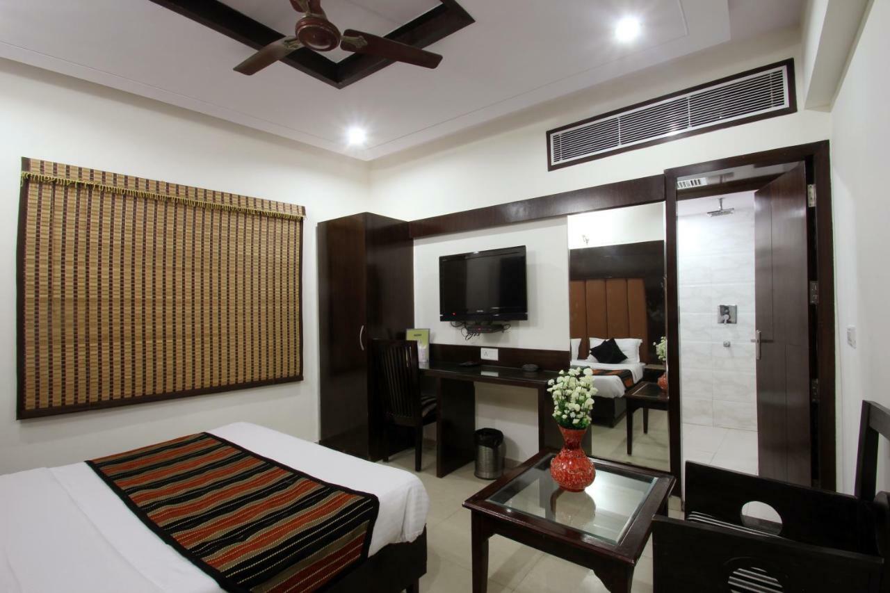 Hotel Mohan International Neu-Delhi Exterior foto