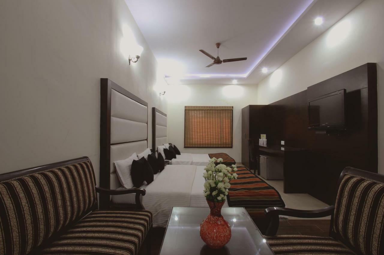 Hotel Mohan International Neu-Delhi Exterior foto