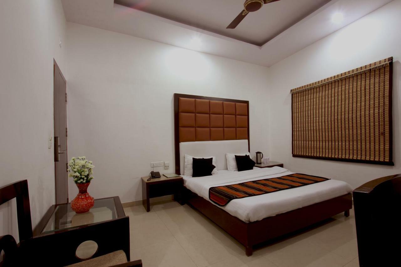 Hotel Mohan International Neu-Delhi Exterior foto