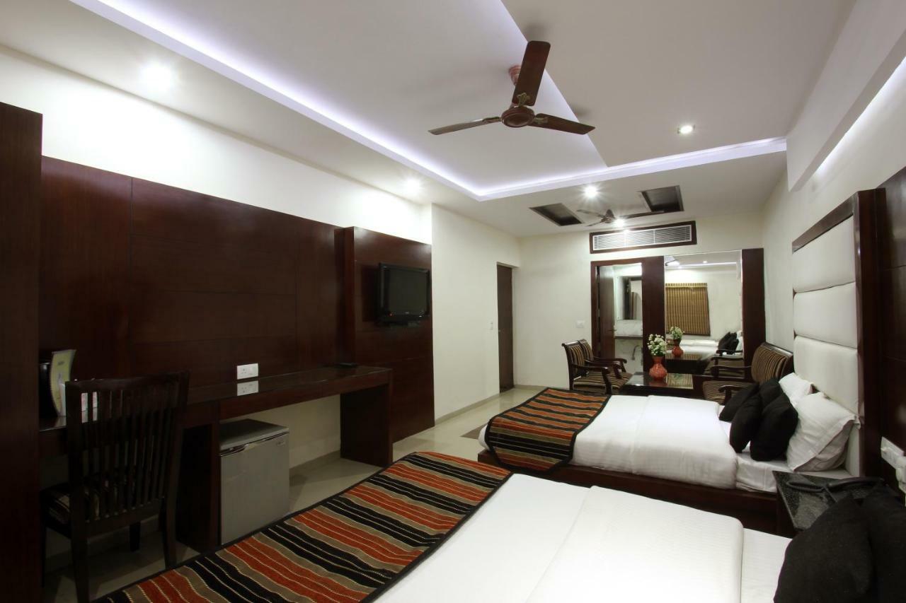 Hotel Mohan International Neu-Delhi Exterior foto