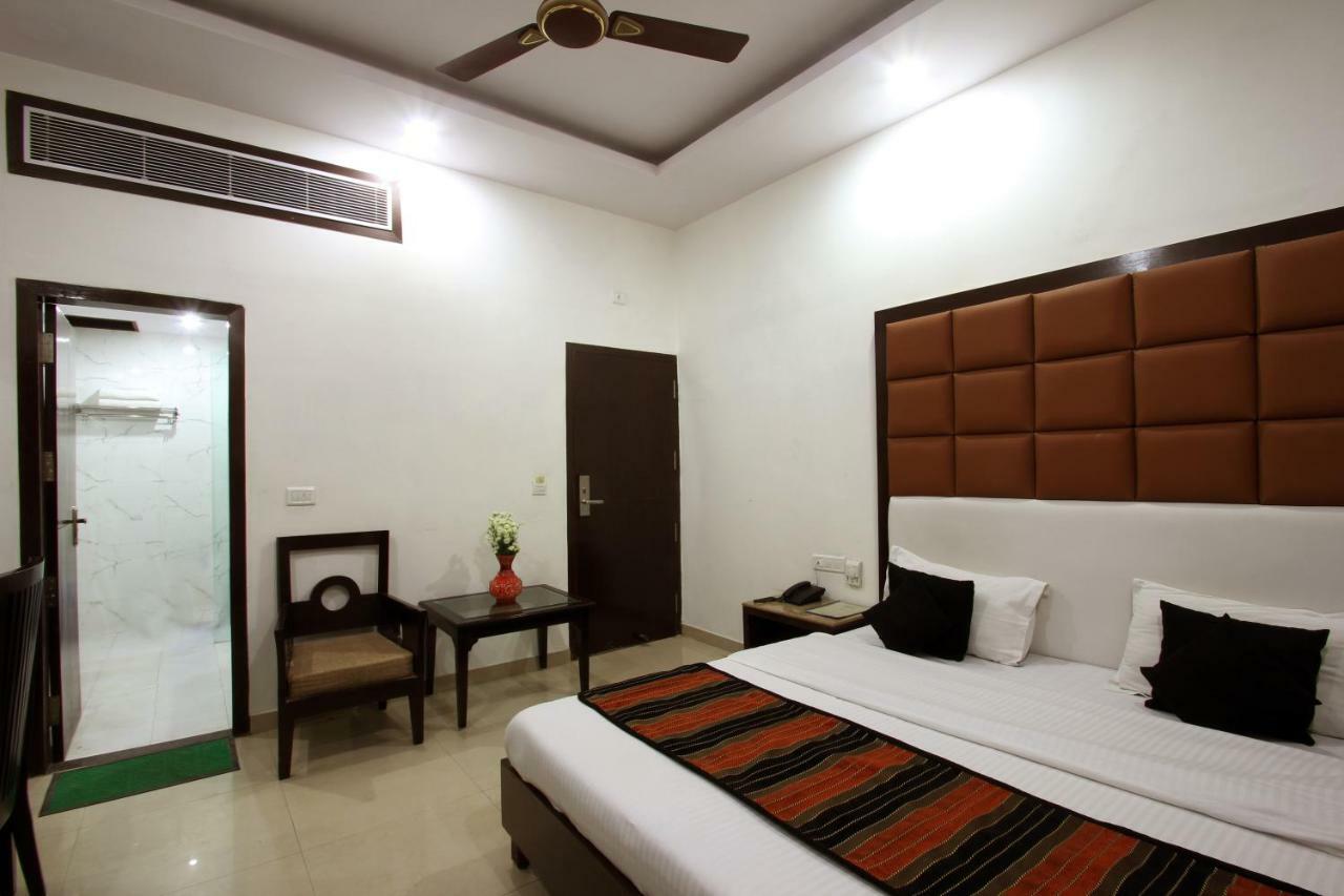 Hotel Mohan International Neu-Delhi Exterior foto